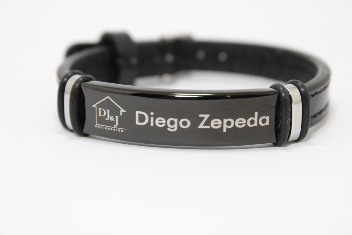 Brazalete placa acero correa piel estilo reloj