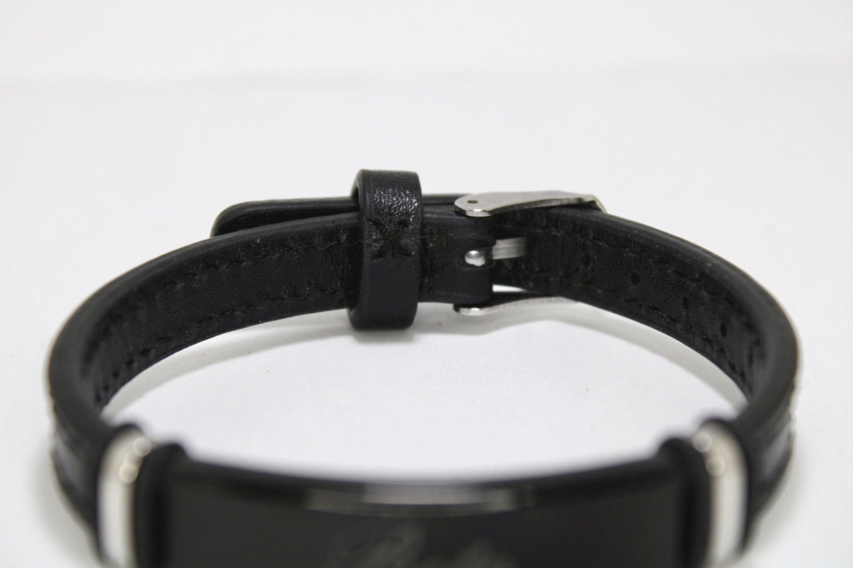 Brazalete placa acero correa piel estilo reloj