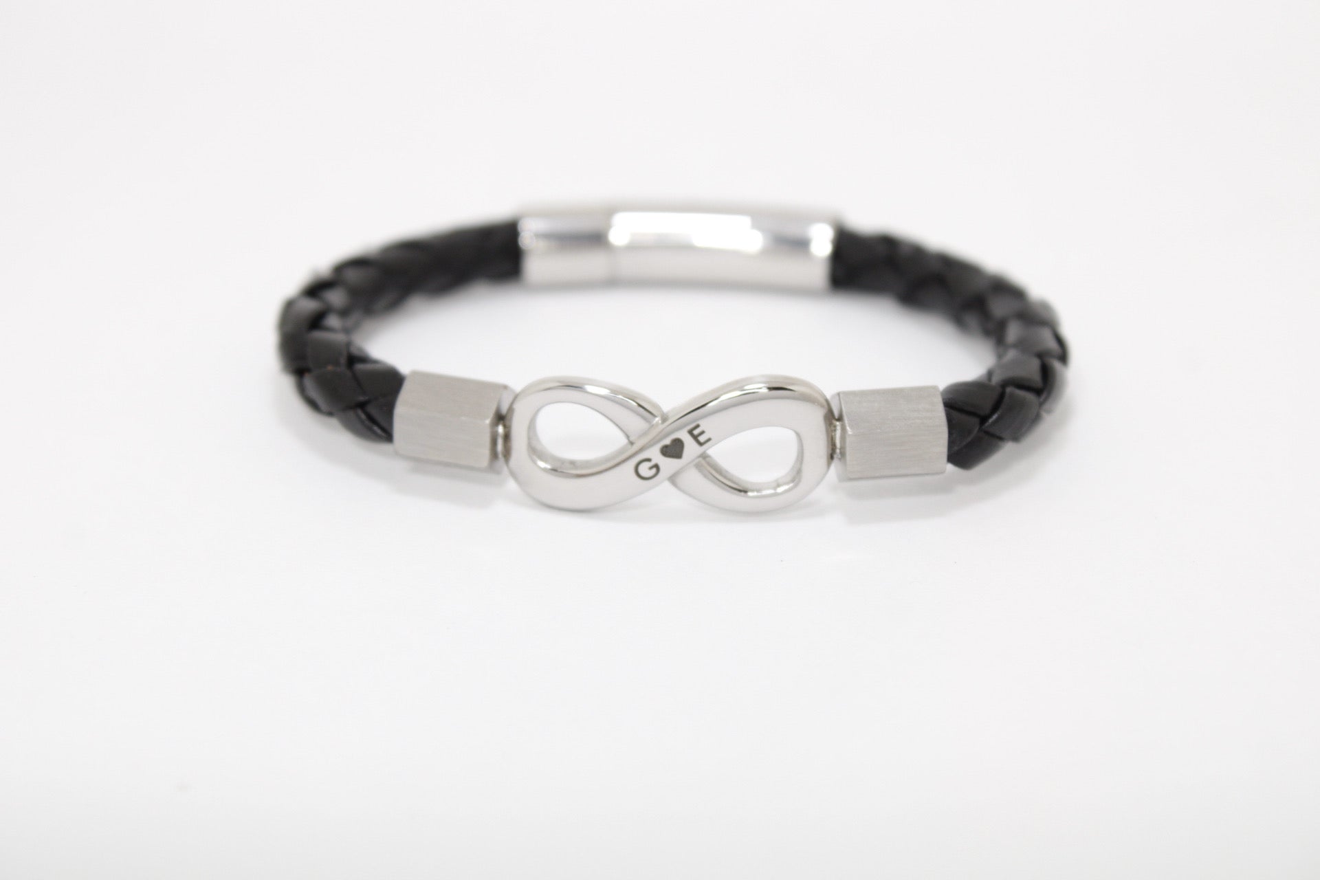 Brazalete dije infinito plateado acero inoxidable